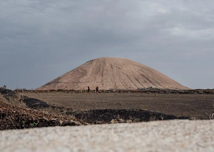 Villa Tinguaton Villa *